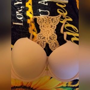 Victoria's Secret Lace Cross Back Front Hook Bra, 32DD
